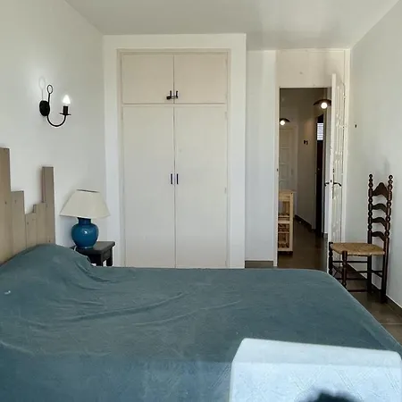 Apartment Rocamaura Ii 2-9 *